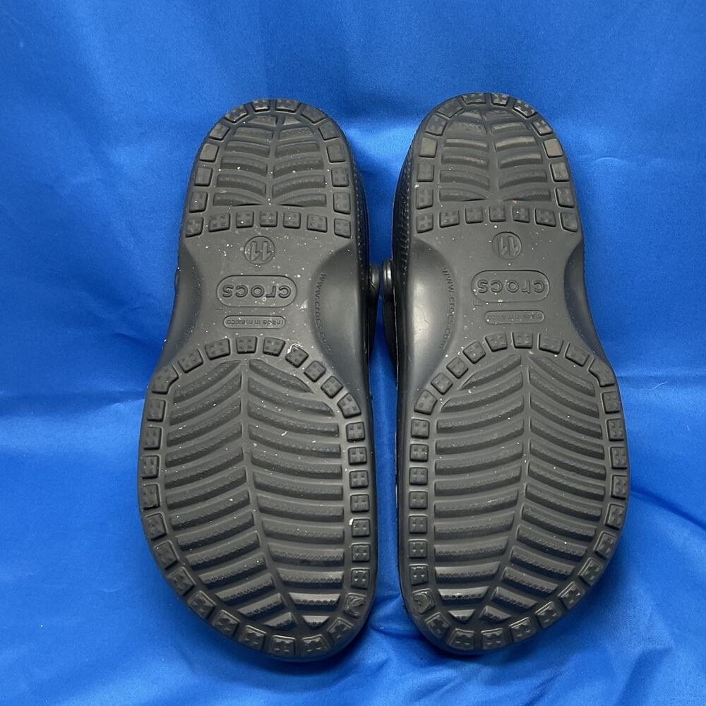 Classic Crocs Black mens 11 With Jibbitz - Picture 6 of 10